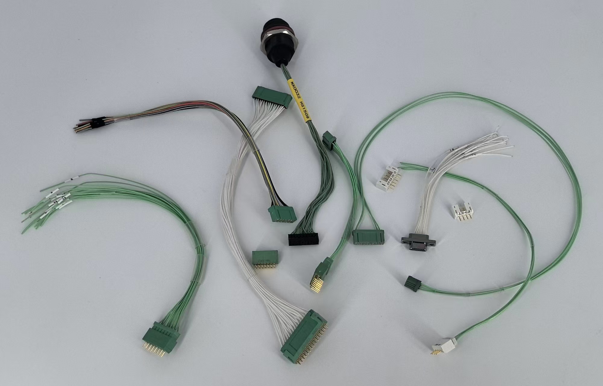 防務(wù)一體化無(wú)人機(jī)連接器及電纜線束組件